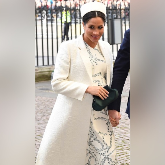 Victoria Beckham Dark Green Satin Pocket Clutch ASO Meghan Markle - Picture 10 of 10